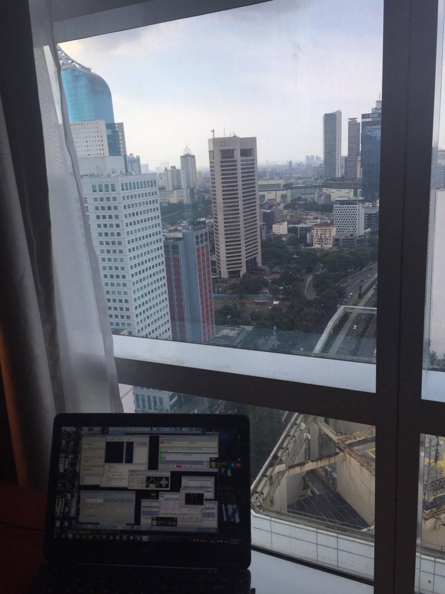 KU1CW operando desde la habitación de su hotel en Jakarta (Indonesia)